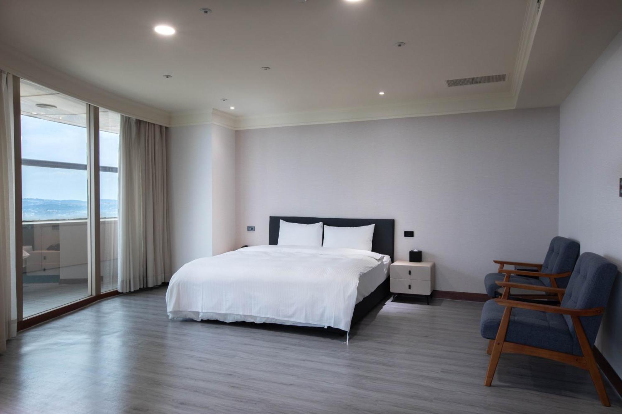 Xinshehotel - Chungli Таоуан Екстериор снимка