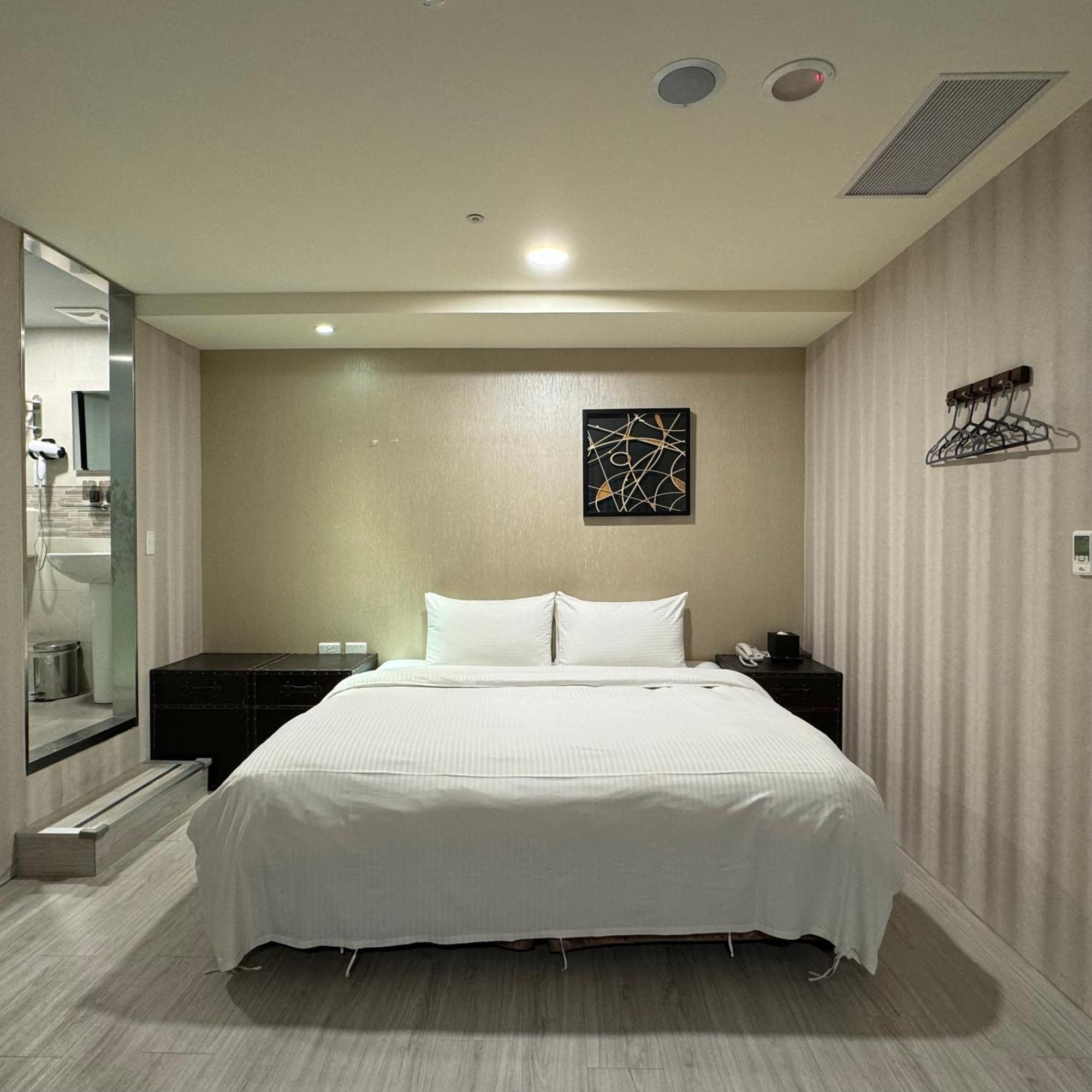Xinshehotel - Chungli Таоуан Екстериор снимка