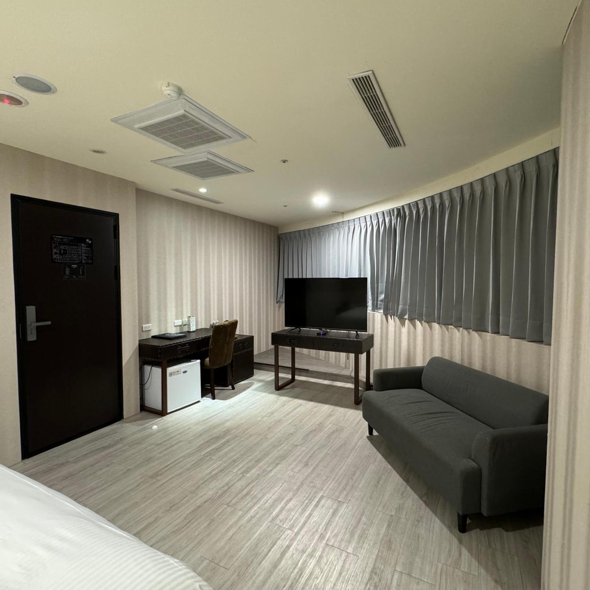 Xinshehotel - Chungli Таоуан Екстериор снимка