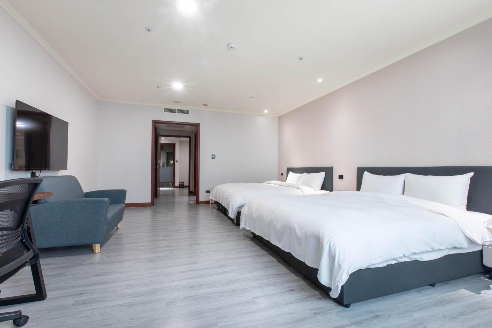 Xinshehotel - Chungli Таоуан Екстериор снимка