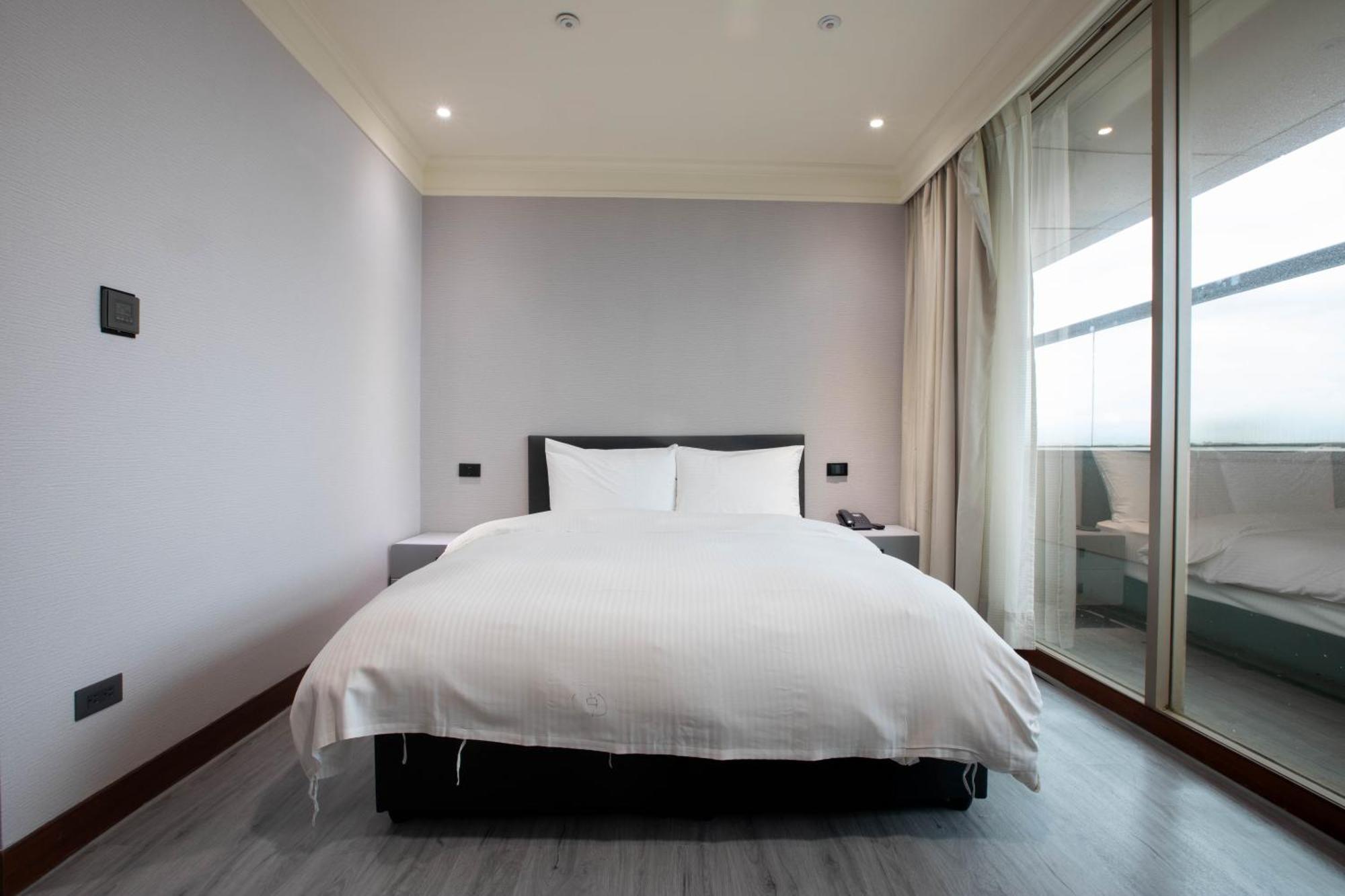 Xinshehotel - Chungli Таоуан Екстериор снимка